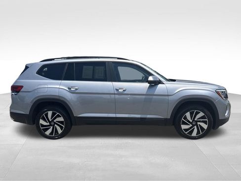 Used 2024 Volkswagen Atlas SE AWD/4WD image 5