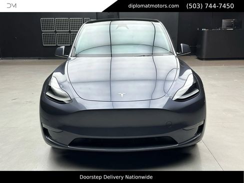 Used 2023 Tesla Model Y Long Range image 11