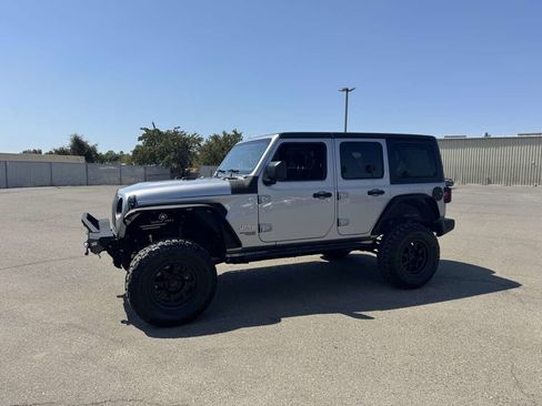 Used 2018 Jeep Wrangler Unlimited Sport S image 6