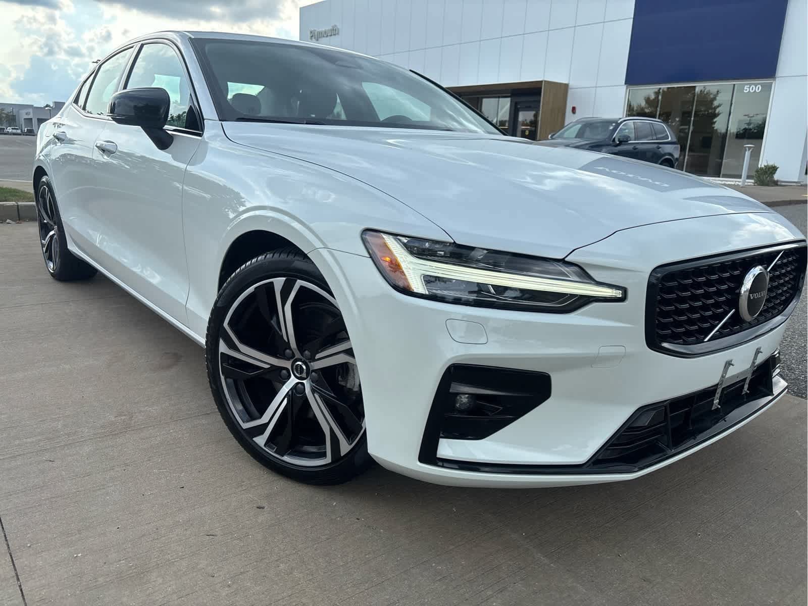 Used 2024 Volvo S60 B5 Core w/ Climate Package AWD/4WD image 3