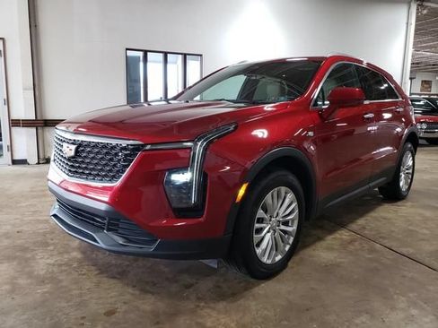 Used 2024 Cadillac XT4 Luxury w/ Cold Weather Package AWD/4WD image 8