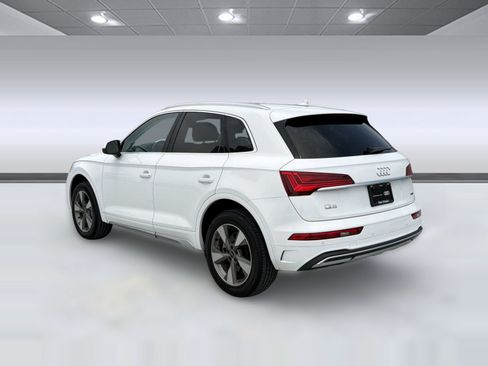 Certified 2023 Audi Q5 Premium w/ Convenience Package AWD/4WD image 3