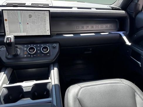 New 2025 Land Rover Defender 110 V8 AWD/4WD image 19