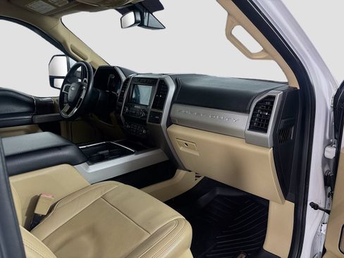 Used 2019 Ford F250 Lariat w/ Lariat Ultimate Package AWD/4WD image 29