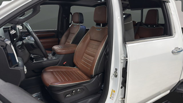 Used 2024 GMC Sierra 3500 Denali Ultimate AWD/4WD image 9