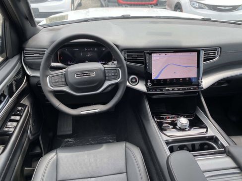 New 2026 Jeep Grand Wagoneer L 4WD w/ Premium Group I image 12