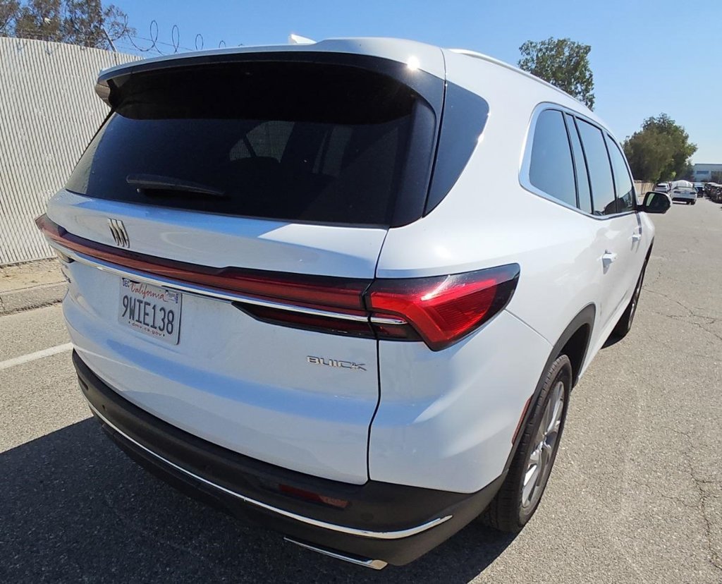 Used 2026 Buick Enclave Preferred FWD image 4
