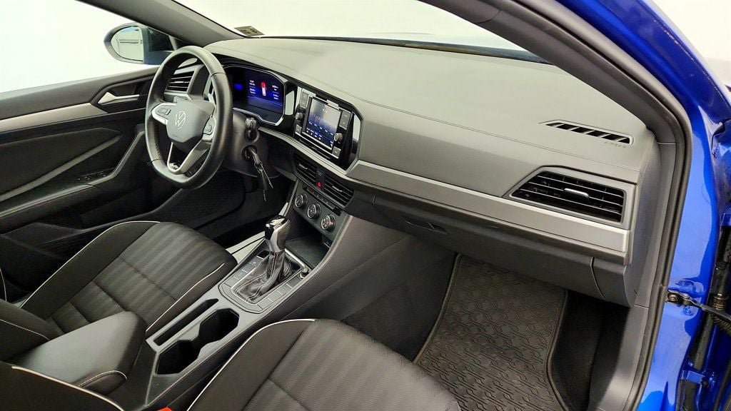 Used 2022 Volkswagen Jetta Sport FWD image 22