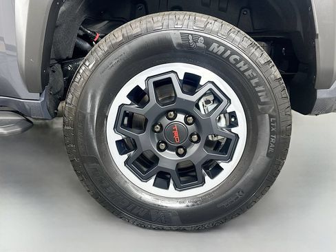 Used 2026 Toyota 4Runner TRD Off-Road Premium AWD/4WD image 32
