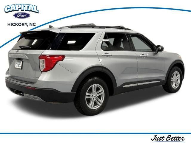 Used 2024 Ford Explorer XLT w/ Equipment Group 202A AWD/4WD image 8