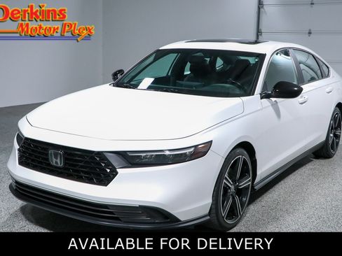 Used 2023 Honda Accord Sport image 1