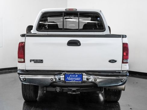 Used 2006 Ford F250 Lariat image 10