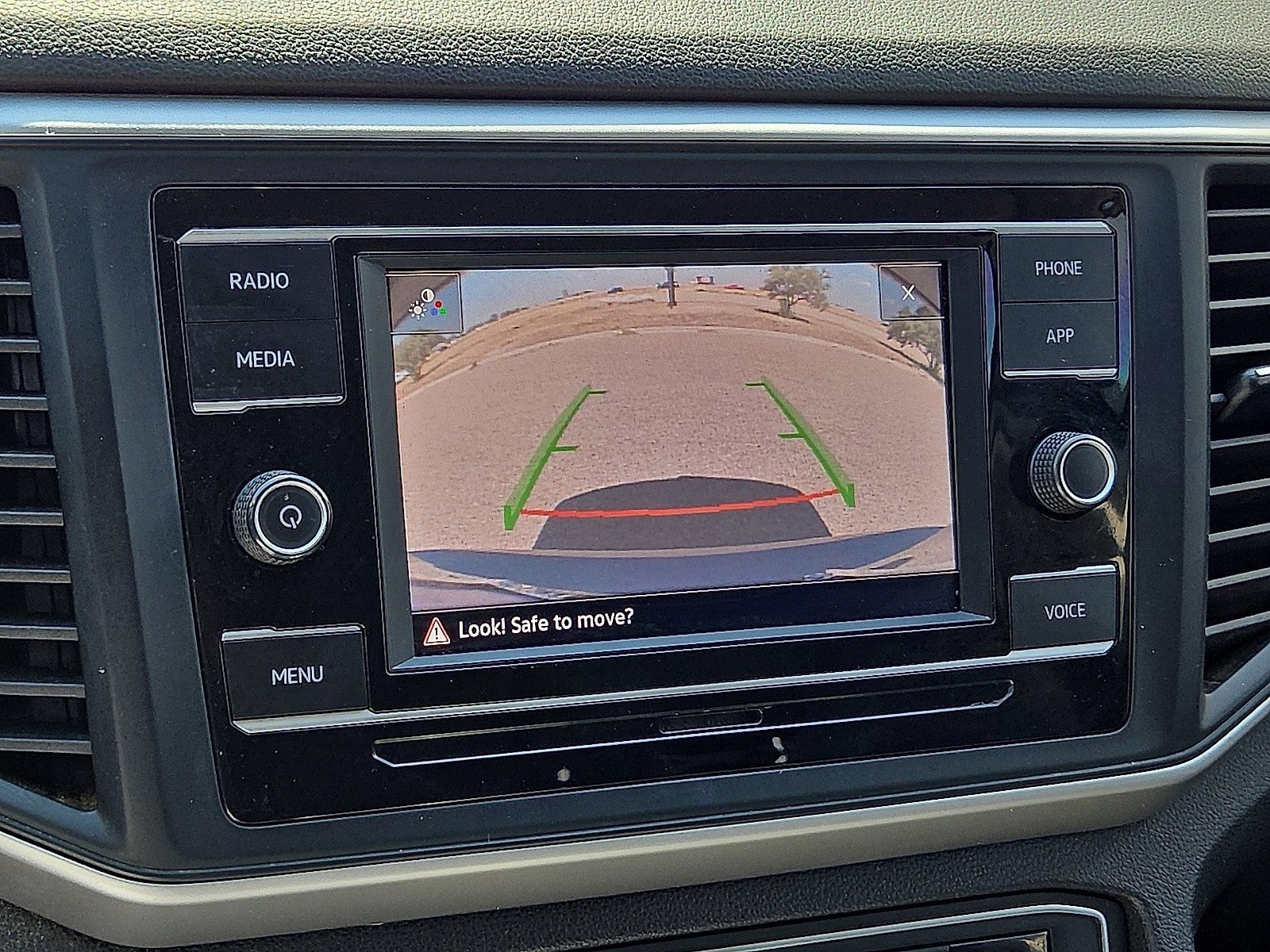 Used 2022 Volkswagen Atlas SE FWD image 26
