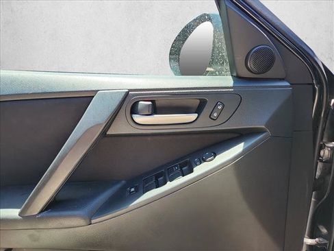 Used 2013 MAZDA MAZDA3 i Touring w/ Preferred Equipment Pkg FWD image 12