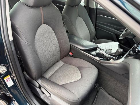 Used 2019 Toyota Camry LE image 11