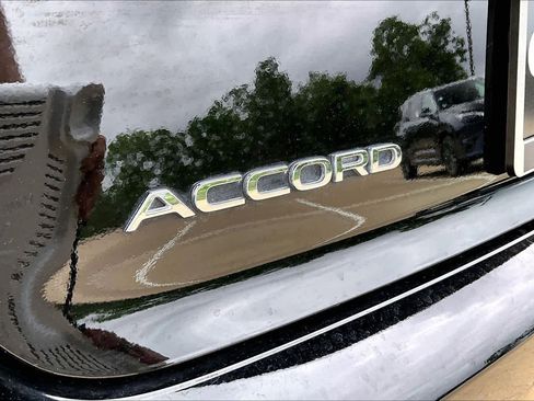 Used 2025 Honda Accord SE image 31