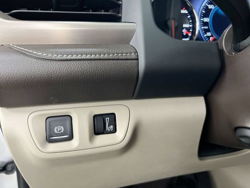 Used 2019 GMC Acadia Denali w/ Technology Package FWD image 18