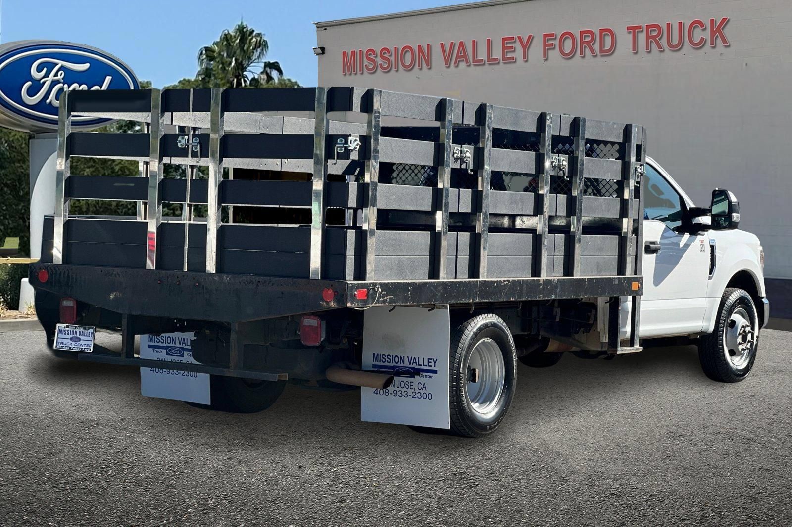 Used 2021 Ford F350 XLT RWD image 4