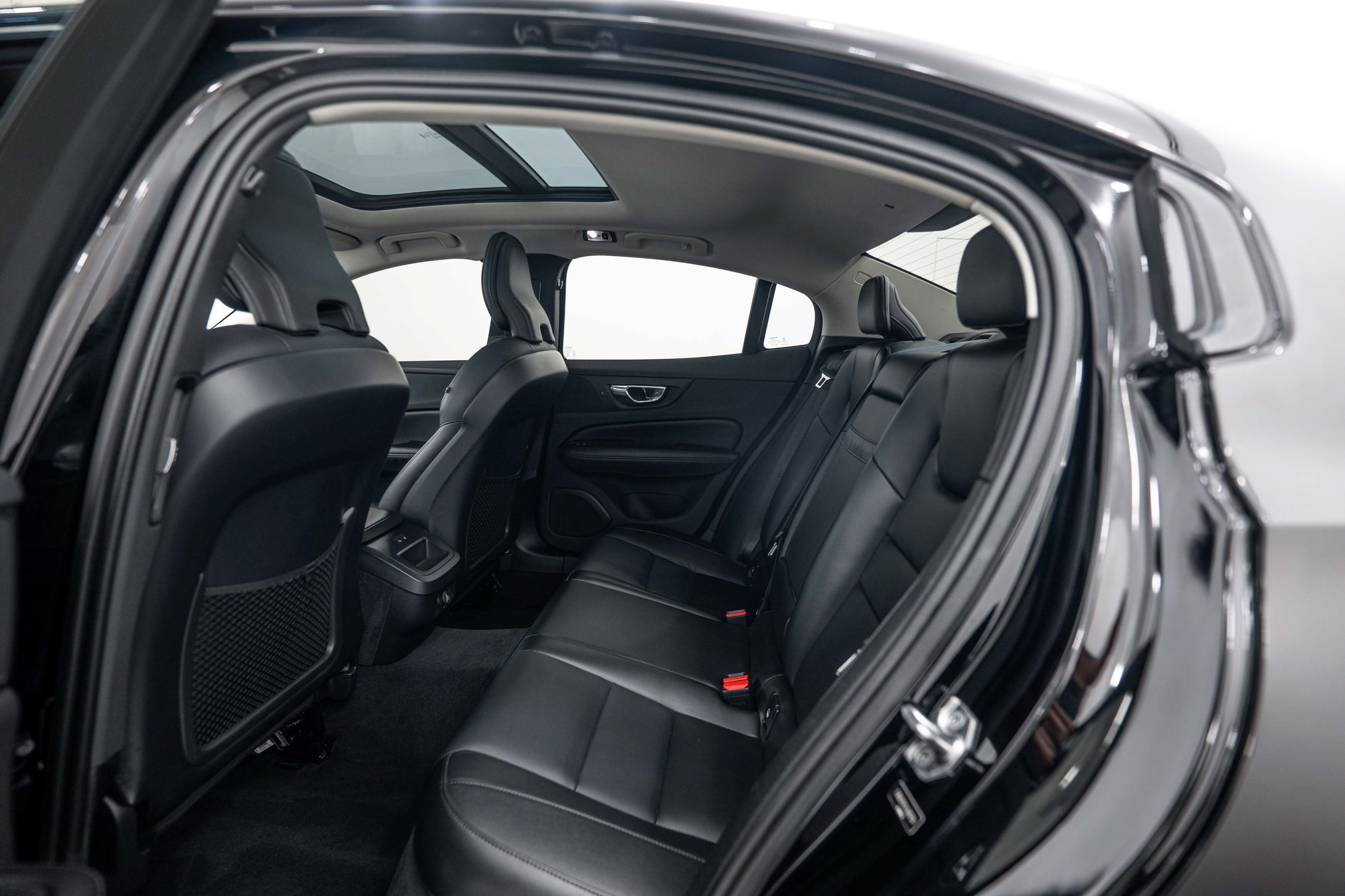 Used 2020 Volvo S60 T6 Momentum AWD/4WD image 17