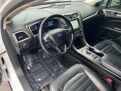Used 2018 Ford Fusion SE w/ Equipment Group 602A FWD image 17