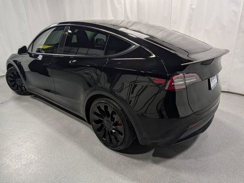 Used 2024 Tesla Model Y Performance image 5