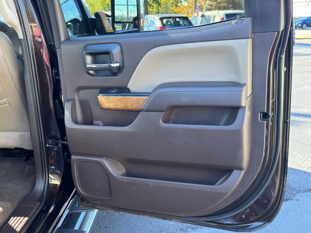 Used 2018 Chevrolet Silverado 2500 LTZ w/ LTZ Plus Package AWD/4WD image 18