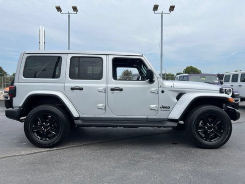 Used 2022 Jeep Wrangler Unlimited Sahara AWD/4WD image 48
