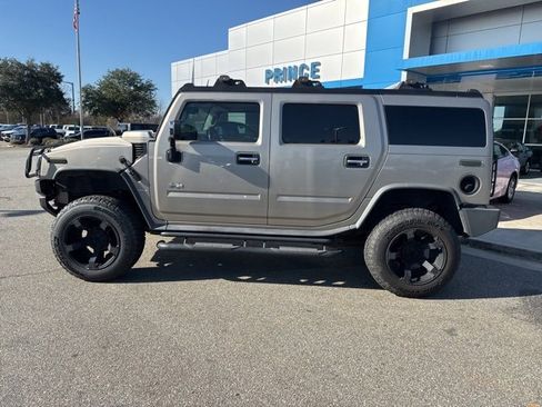 Used 2003 HUMMER H2 w/ Preferred Equipment Group image 2