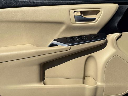 Used 2016 Toyota Camry LE image 16