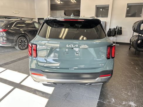 Used 2025 Kia Sorento EX image 7