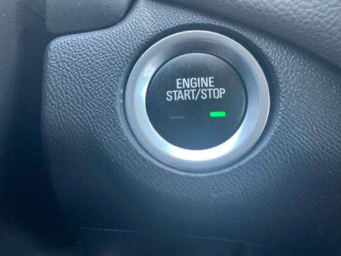 Used 2022 Chevrolet Equinox LS w/ LS Convenience Package FWD image 22