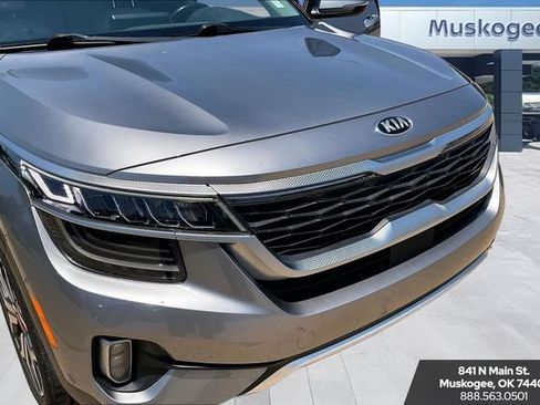 Used 2021 Kia Seltos SX w/ SX Sunroof Package AWD/4WD image 32