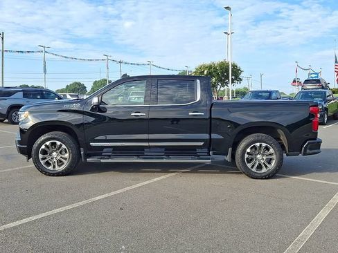 Used 2024 Chevrolet Silverado 1500 High Country w/ Technology Package AWD/4WD image 8