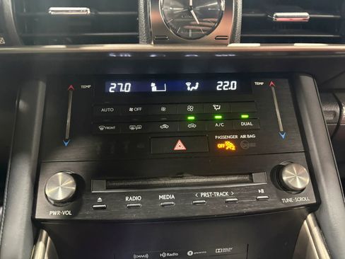 Used 2018 Lexus IS 300 AWD image 14