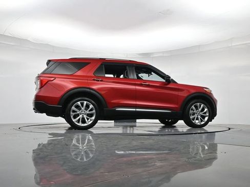 Certified 2021 Ford Explorer Platinum w/ Equipment Group 601A AWD/4WD image 35