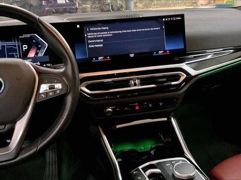 Used 2023 BMW i4 eDrive35 w/ Premium Package image 9