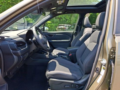 Used 2025 Subaru Forester Premium AWD/4WD image 13