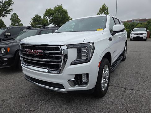 Used 2022 GMC Yukon SLT w/ SLT Premium Package AWD/4WD image 2