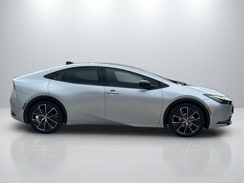 Used 2024 Toyota Prius Limited image 4