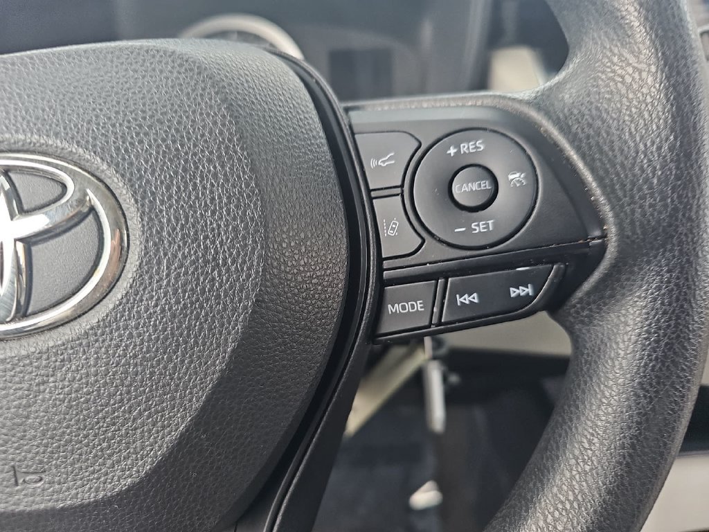 Used 2022 Toyota Corolla LE w/ Carpet Mat Package (TMS) FWD image 18