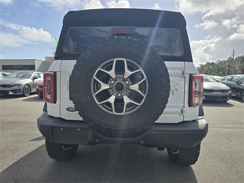 Used 2024 Ford Bronco Badlands image 10