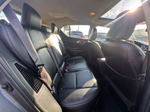 Used 2015 Lexus CT 200h image 18