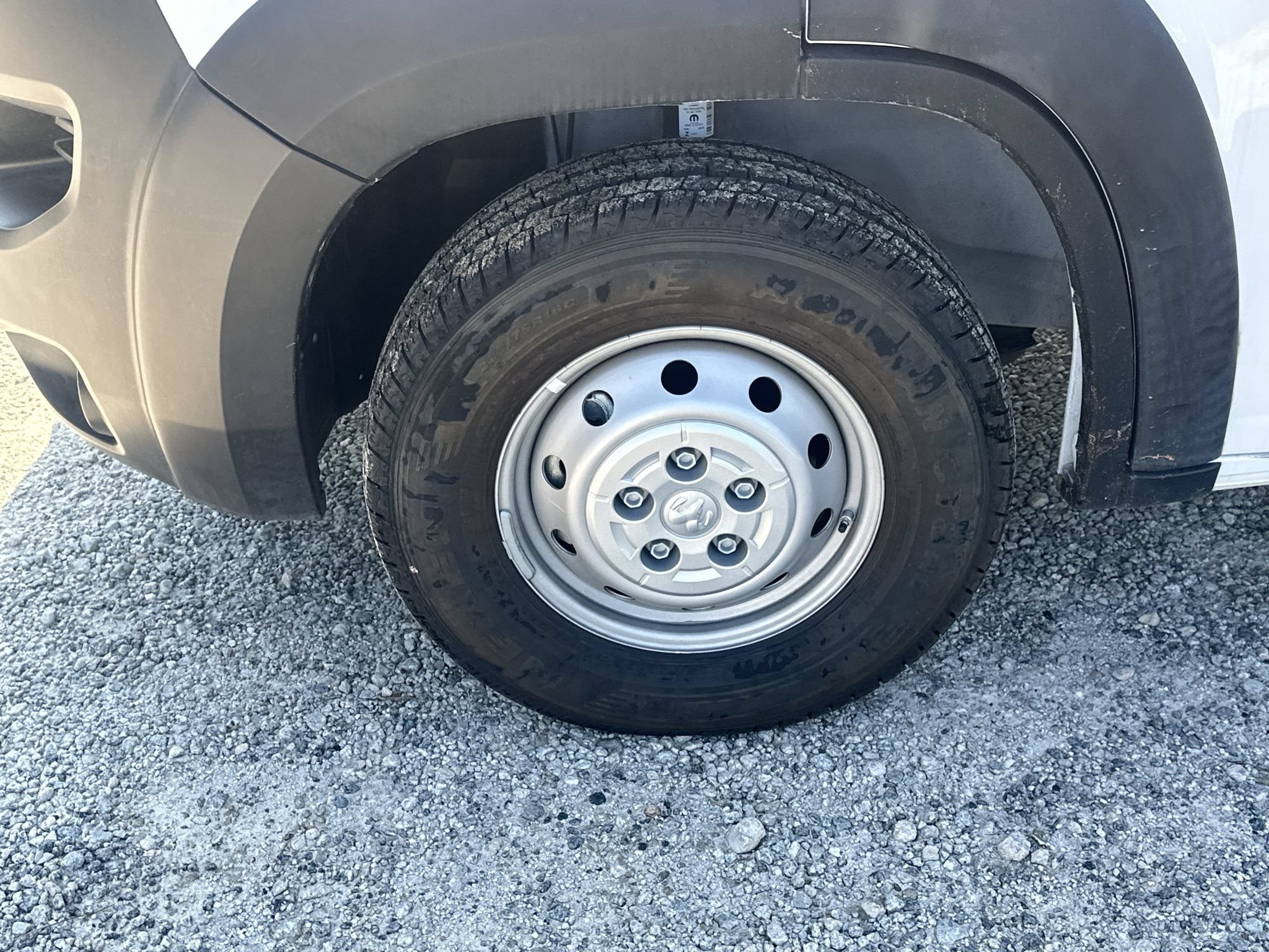 Used 2023 RAM ProMaster 2500 w/ Safety Group FWD image 11
