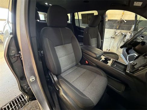 Used 2025 GMC Acadia Elevation image 26