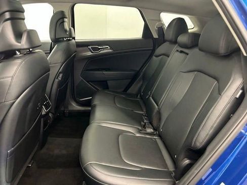 Used 2025 Kia Sportage EX w/ Premium Package image 31