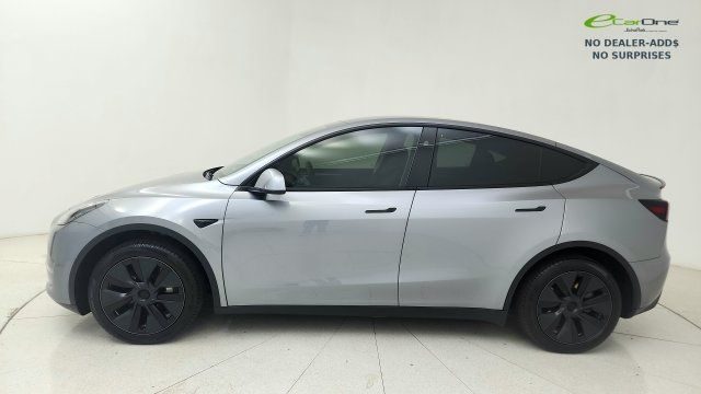Used 2025 Tesla Model Y Long Range RWD image 75