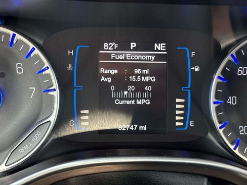 Used 2017 Chrysler Pacifica LX FWD image 19