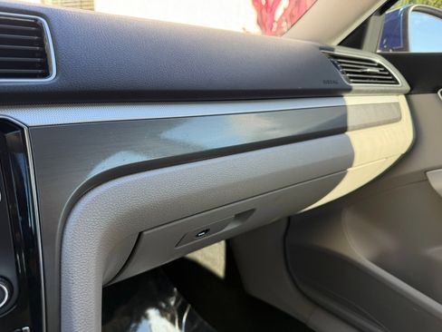 Used 2016 Volkswagen Passat 1.8T R-Line image 33