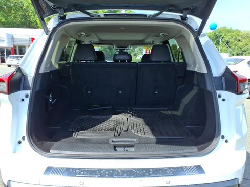 Certified 2025 Nissan Rogue SL w/ SL Premium Package AWD/4WD image 16