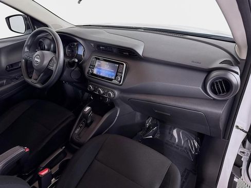 Certified 2025 Nissan Kicks Play S image 27